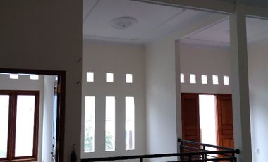 Dijual Rumah Mewah di Dirgantara Sawojajar Dekat Superindo
