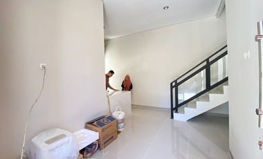 [DEKAT RUMAH PAK JOKOWI] RUMAH DI COLOMADU SOLO