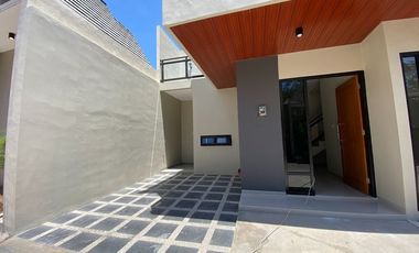 [DEKAT RUMAH PAK JOKOWI] RUMAH DI COLOMADU SOLO