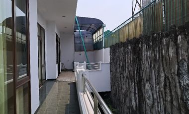 Rumah di Town House Villa Kedoya