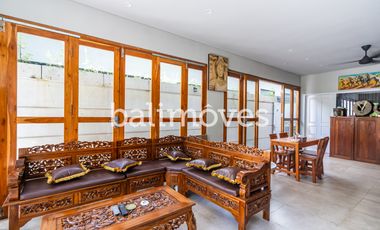 Dijual Guest House Cantik Enam Kamar Tidur Di Tepi Pantai Sanur