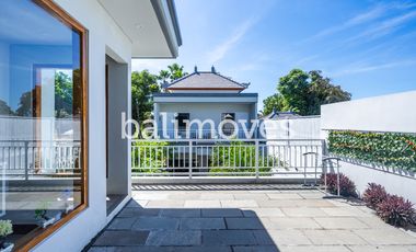 Dijual Guest House Cantik Enam Kamar Tidur Di Tepi Pantai Sanur