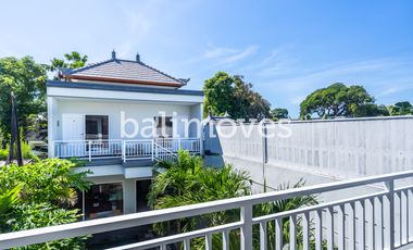Dijual Guest House Cantik Enam Kamar Tidur Di Tepi Pantai Sanur