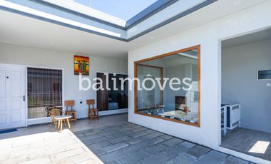 Dijual Guest House Cantik Enam Kamar Tidur Di Tepi Pantai Sanur