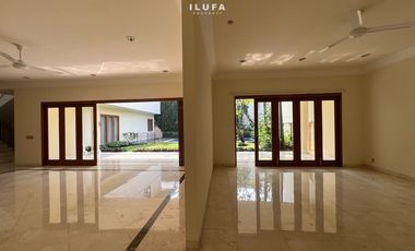 disewakan townhouse 4br area premier kemang strategis