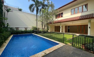 disewakan townhouse 4br area premier kemang strategis