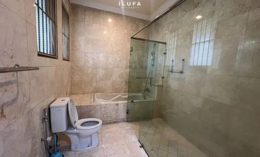 disewakan townhouse 4br area premier kemang strategis