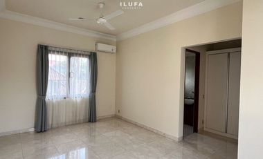 disewakan townhouse 4br area premier kemang strategis