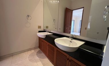 disewakan townhouse 4br area premier kemang strategis