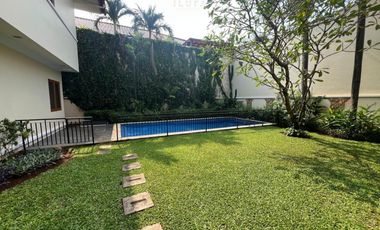 disewakan townhouse 4br area premier kemang strategis