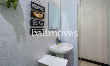 Vila Luas Empat Kamar Tidur Di Tepi Pantai Sanur