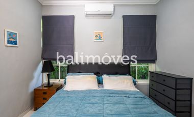 Vila Luas Empat Kamar Tidur Di Tepi Pantai Sanur