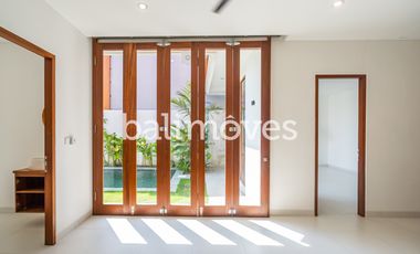 Villa Baru Tiga Kamar Tidur Di Sanur