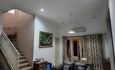 Rumah 2 Lantai Graha Tirta Waru Sidoarjo Siap Huni