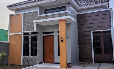 RUMAH PESAN BANGUN SERTIFIKAT PECAH READY DI SUMBER SOLO