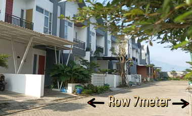 Untuk masa pensiun kemudian dan passive income sekarang