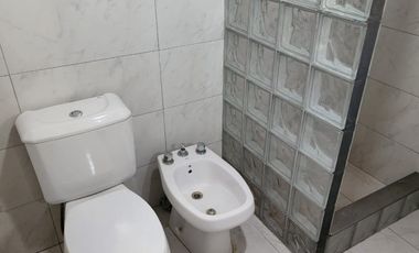 En venta casa quinta zona Las Acacias, gran espacio verde parquizado, lista para entrar a vivir !