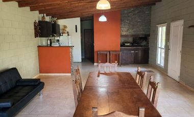 En venta casa quinta zona Las Acacias, gran espacio verde parquizado, lista para entrar a vivir !