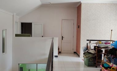 Rumah Strategis Puri Surya Jaya Taman Paris