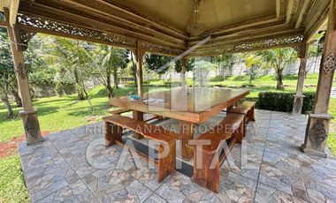 Rumah Villa Javanesse Style dengan Kebun nan Luas di Purwakarta