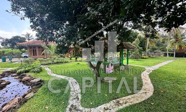 Rumah Villa Javanesse Style dengan Kebun nan Luas di Purwakarta