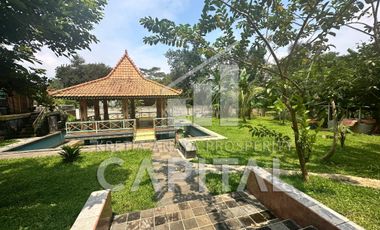 Rumah Villa Javanesse Style dengan Kebun nan Luas di Purwakarta