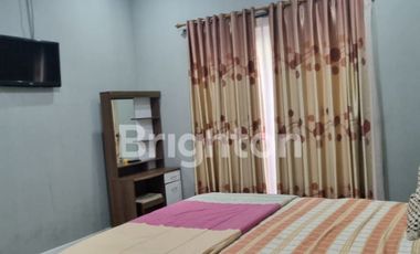 DIJUAL RUMAH BESAR SEMIFURNISH DENGAN KOLAM RENANG