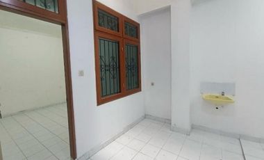 TURUN HARGA!! JUAL BUTUH UANG, Rumah TOWN HOUSE Strategis Di Tomang Raya. Jakarta Barat