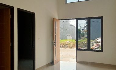 Rumah Plus Kolam Renang ! 8 menit ke Stasiun Bj Gede