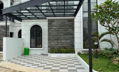 TOWNHOUSE AMERICAN CLASSIC 2,5 LANTAI WITH ROOFTOP