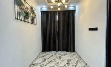 TOWNHOUSE AMERICAN CLASSIC 2,5 LANTAI WITH ROOFTOP