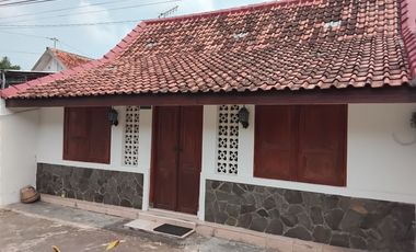 Jual rumah homestay di jl prangtritis dekat kraton Jogjakarta