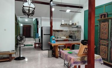 Jual rumah homestay di jl prangtritis dekat kraton Jogjakarta
