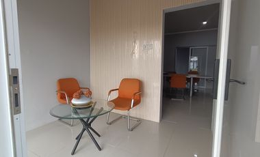 Rumah Mewah 2 Lantai di Pucang Sawit Jebres, Strategis & Siap Huni