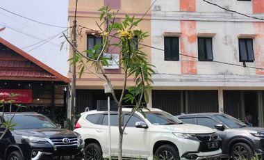 Ruko 3 lantai sholeh iskandar dibawah pasaran