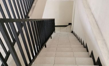 Ruko 3 lantai sholeh iskandar dibawah pasaran