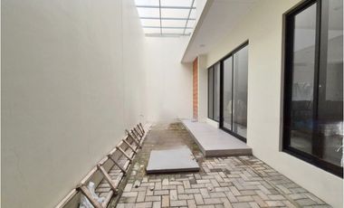 Jual Cepat Turun Harga Rumah di Cluster Emily Premium Summarecon