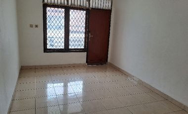 Disewakan Rumah Baru Renovasi di Tebet timur