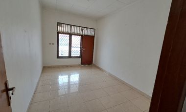 Disewakan Rumah Baru Renovasi di Tebet timur