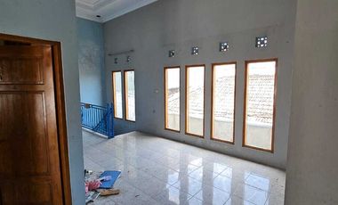 Dijual Rumah Hook 2 Lantai Bagus Siap Huni Di Solo Dekat Simpang Joglo