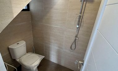 HUNIAN 2 LANTAI TERNYAMAN AKSES MUDAH  FREE BIAYA