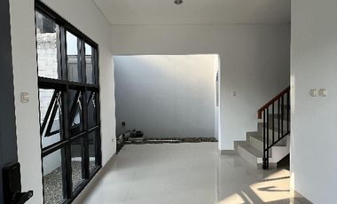 HUNIAN 2 LANTAI TERNYAMAN AKSES MUDAH  FREE BIAYA