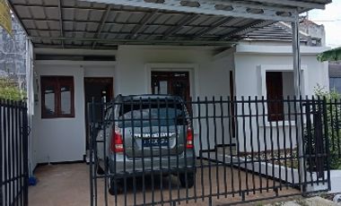 Jual rumah nyaman di Taman Firdaus H.Gofur Cimahi