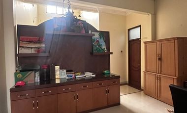 DISEWAKAN RUMAH MEWAH TAPI MURAH PAKUWON