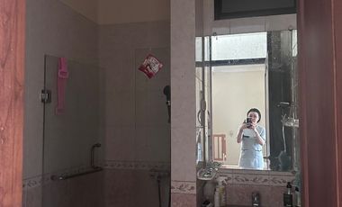 DISEWAKAN RUMAH MEWAH TAPI MURAH PAKUWON