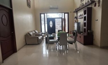 DISEWAKAN RUMAH MEWAH TAPI MURAH PAKUWON