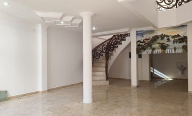 Dijual rumah cantik Balikpapan Baru 3lt full marmer renovasi lebar 11m