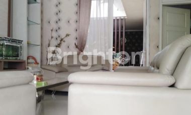 RUMAH ASRI MINIMALIS 2 LANTAI SIAP HUNI