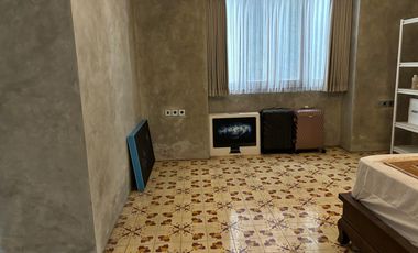 RUMAH VILLA GRAND SUNGKONO KONSEP BALI MODERN TROPICAL MAYJEN SUNGKONO