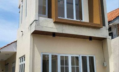 DISEWAKAN RUMAH KANTOR BARU STRATEGIS DI PINGGIR JALAN RAYA